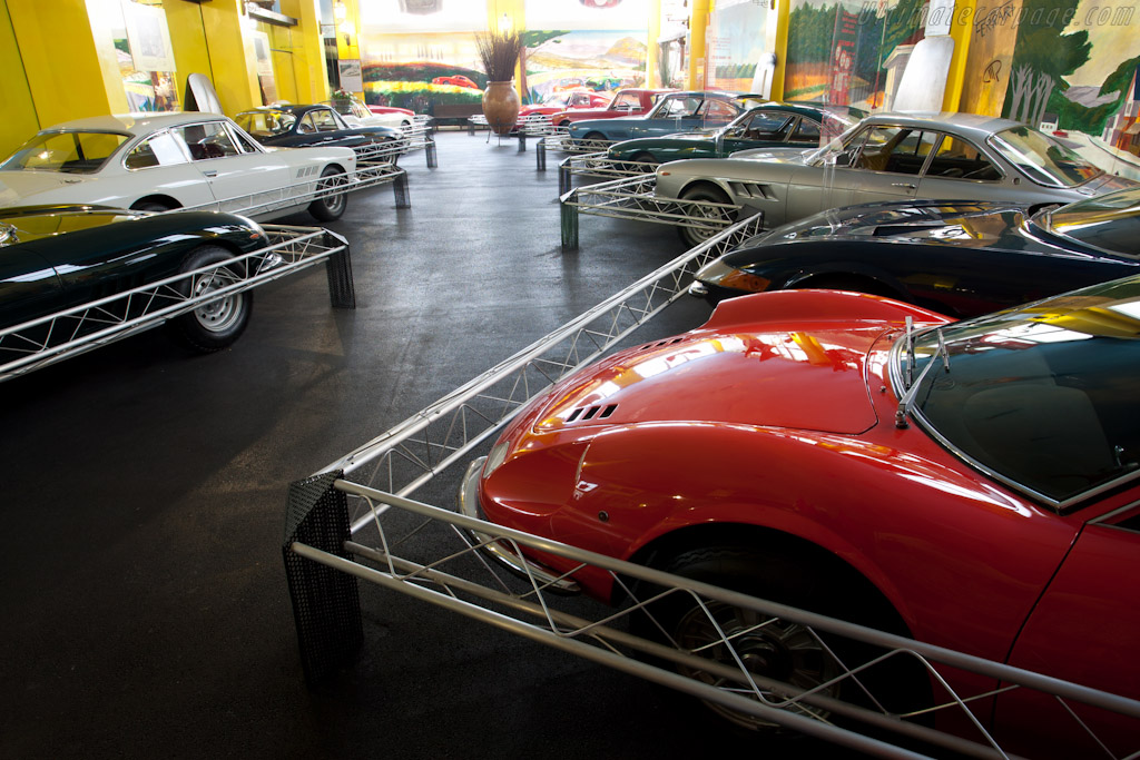 Ferrari 246 Dino GT   - Maranello Rosso