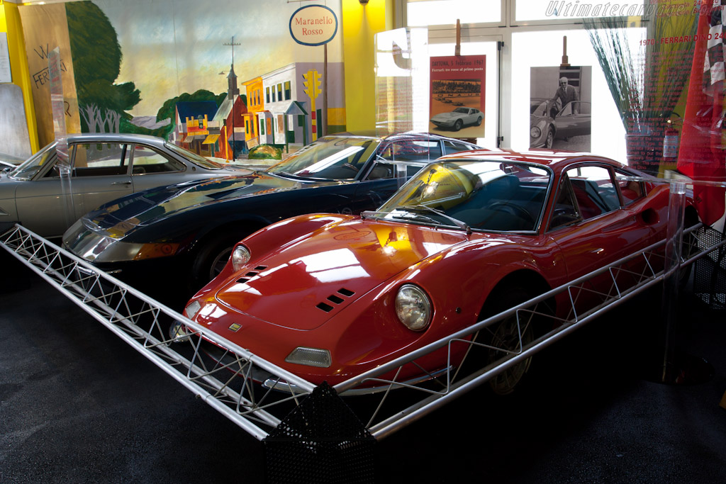 Ferrari 246 Dino GT   - Maranello Rosso
