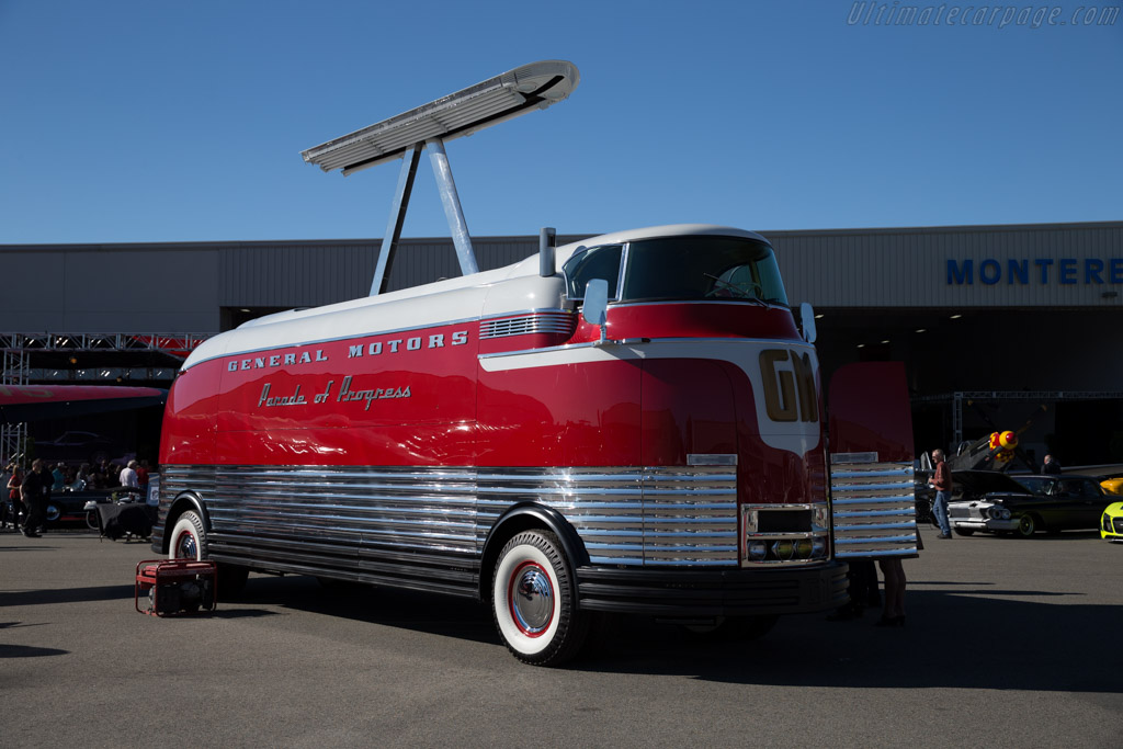 GM Futureliner   - 2015 McCall Motorworks Revival