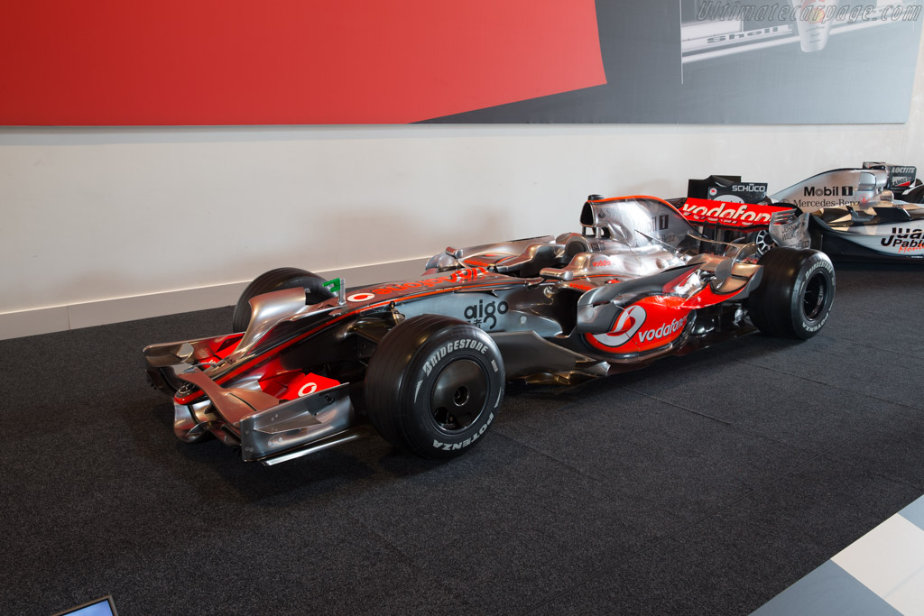 McLaren MP4/23 Mercedes   - McLaren at the Louwman Museum