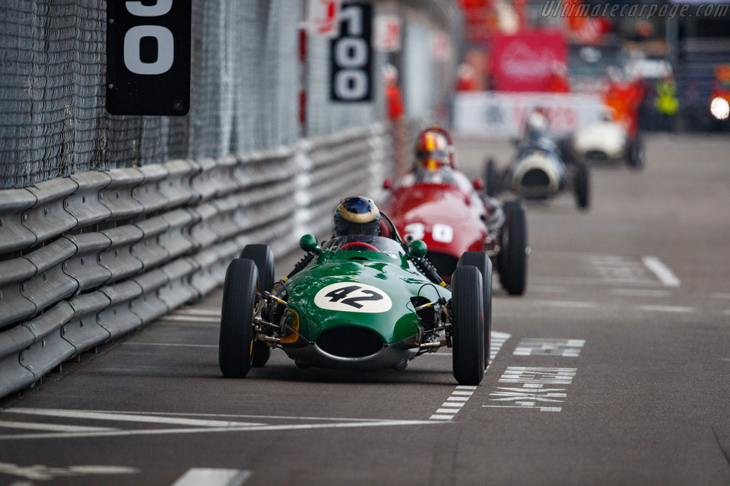 Lotus 16