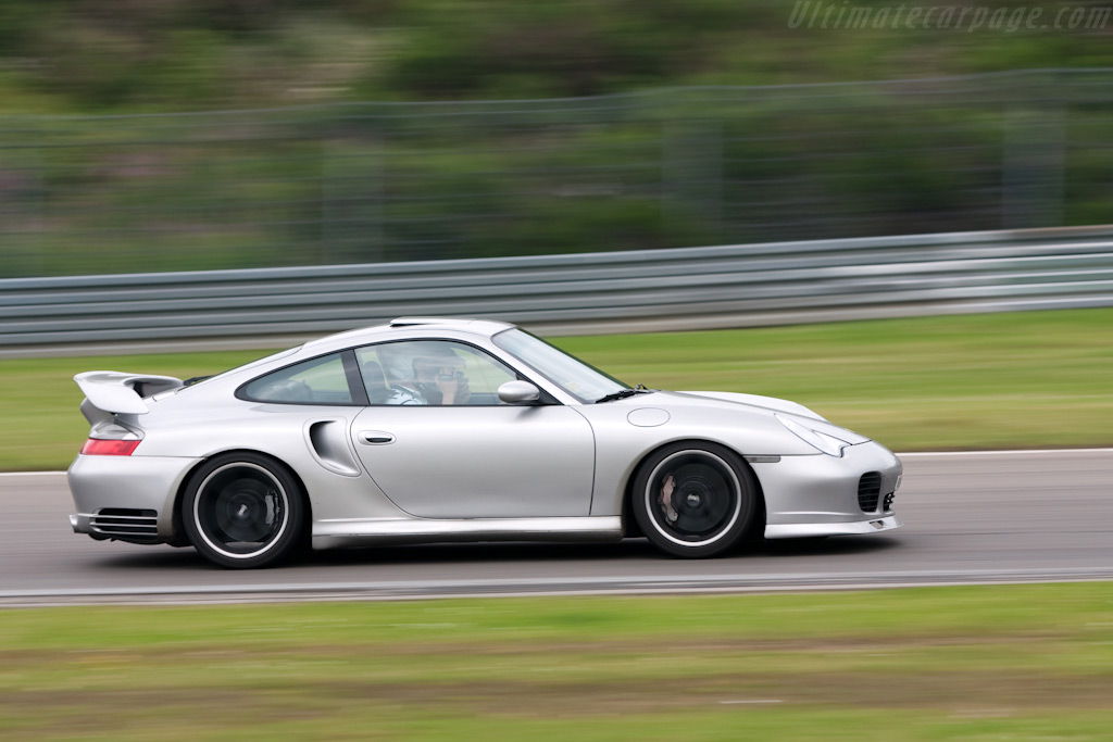Porsche 996 Turbo   - 2009 Modena Trackdays