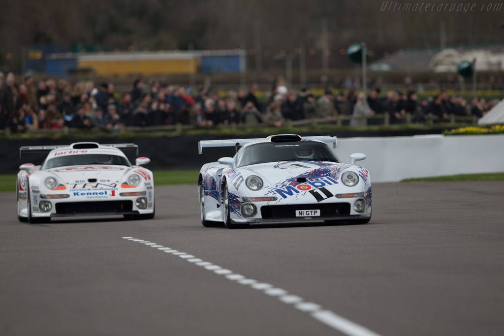 Porsche 911 GT1 Strassenversion - Chassis: 396001 - Driver: Andrew Pisker - 2017 Goodwood Members' Meeting