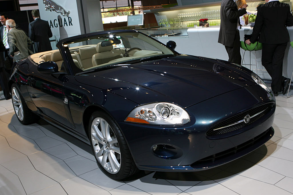 Jaguar XK8 Convertible   - 2006 Mondial de l'Automobile Paris
