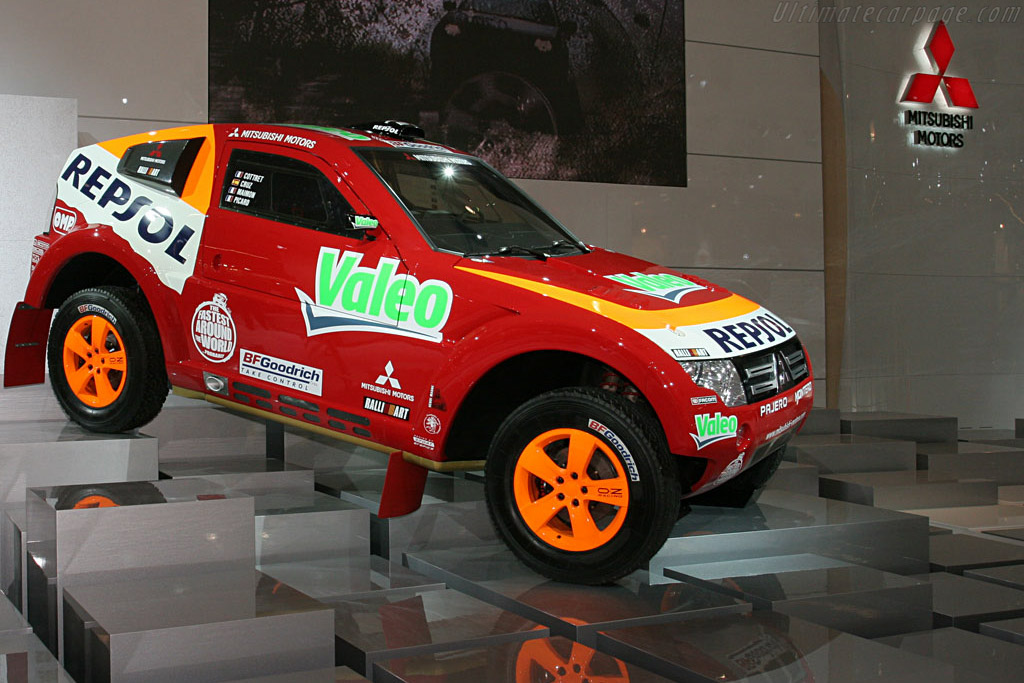 Mitsubishi Pajero Evolution   - 2006 Mondial de l'Automobile Paris