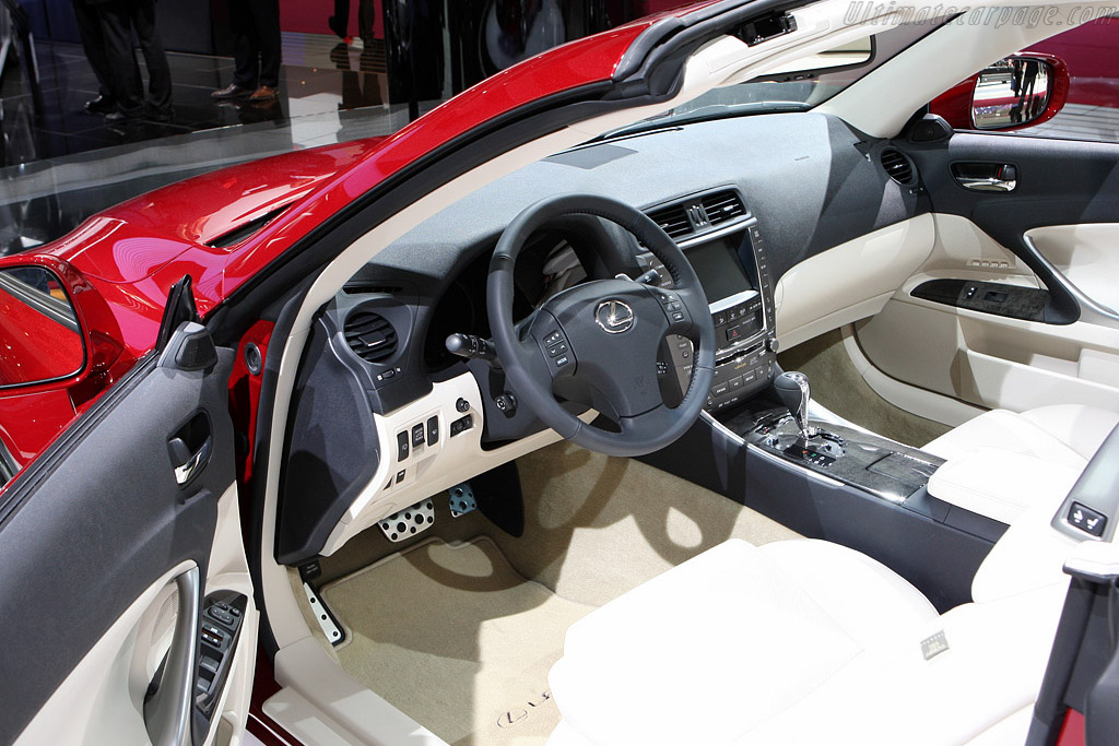 Lexus IS 250C   - 2008 Mondial de l'Automobile Paris
