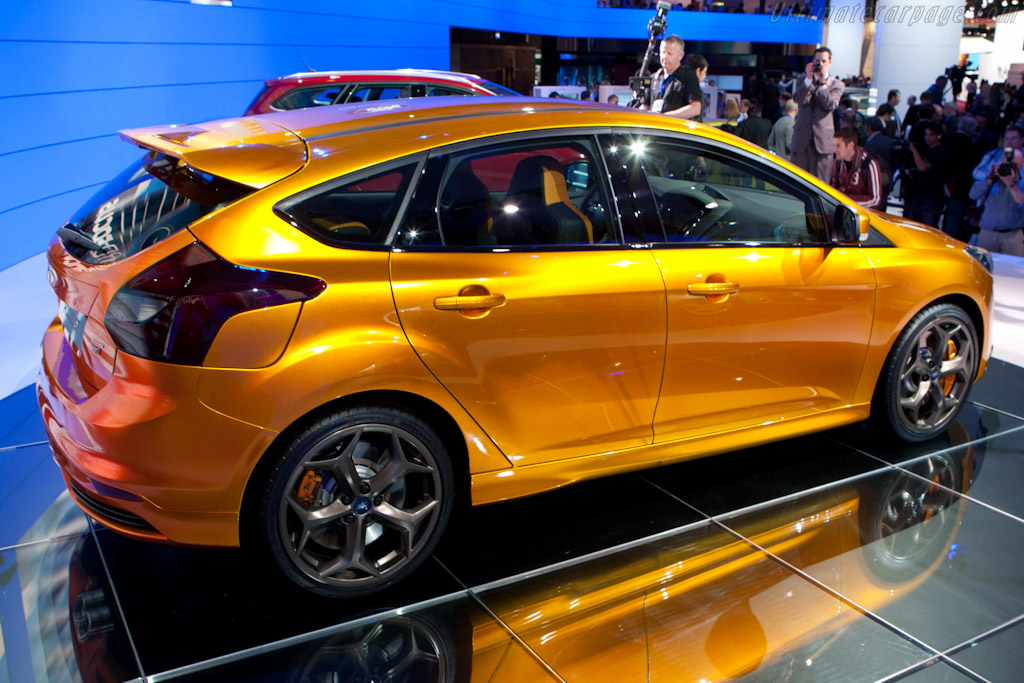Ford Focus ST   - 2010 Mondial de l'Automobile Paris