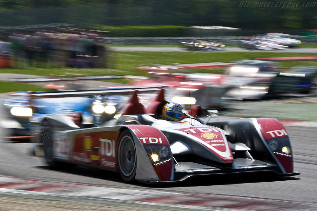 The field compacted by the safety car - Chassis: 301  - 2008 Le Mans Series Monza 1000 km