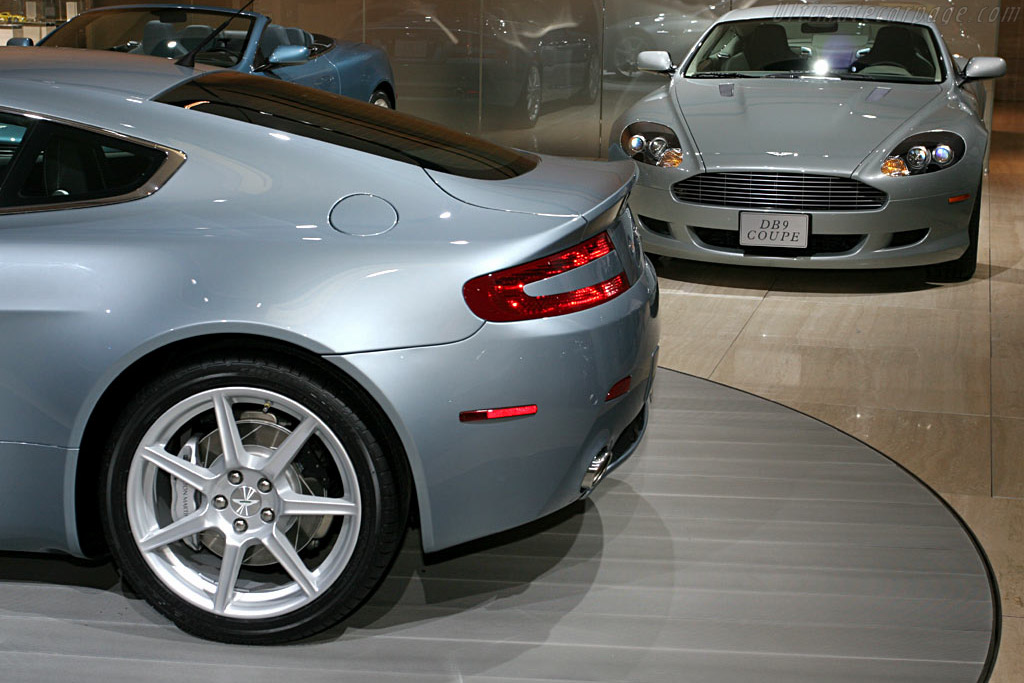 Aston Martin V8 Vantage   - 2006 North American International Auto Show (NAIAS)