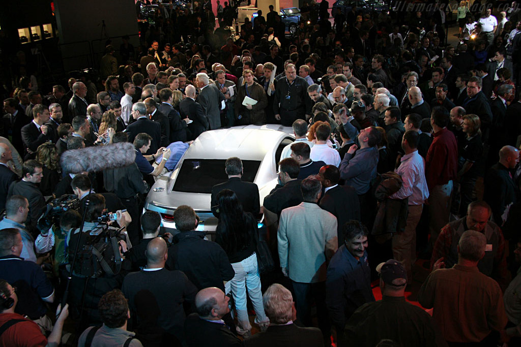 Camaro crazyness   - 2006 North American International Auto Show (NAIAS)