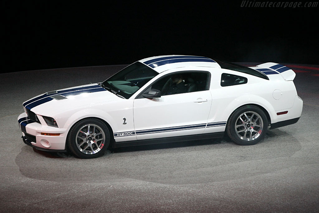 Ford Mustang GT500 Coupe   - 2006 North American International Auto Show (NAIAS)
