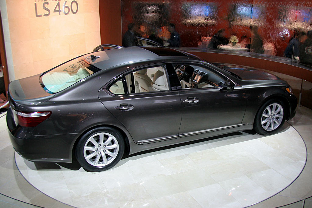 Lexus LS460   - 2006 North American International Auto Show (NAIAS)