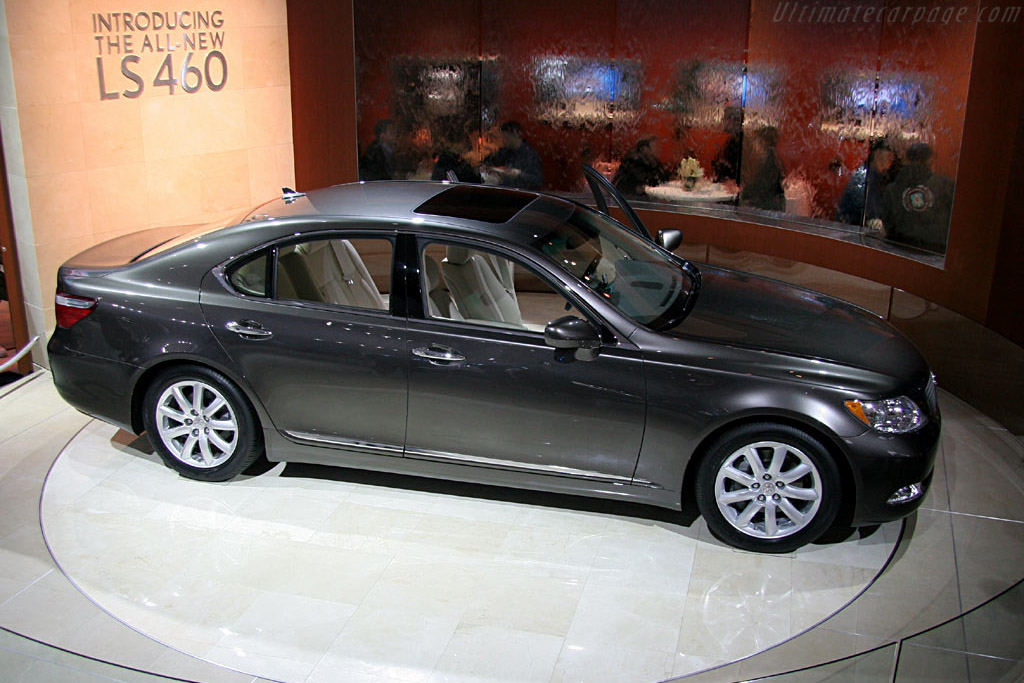Lexus LS460   - 2006 North American International Auto Show (NAIAS)