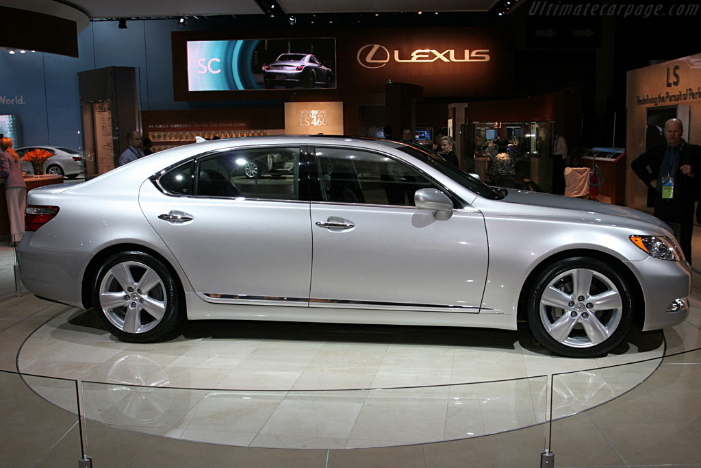 Lexus LS460   - 2006 North American International Auto Show (NAIAS)