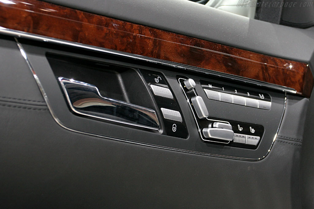 Mercedes-Benz S65 AMG   - 2006 North American International Auto Show (NAIAS)