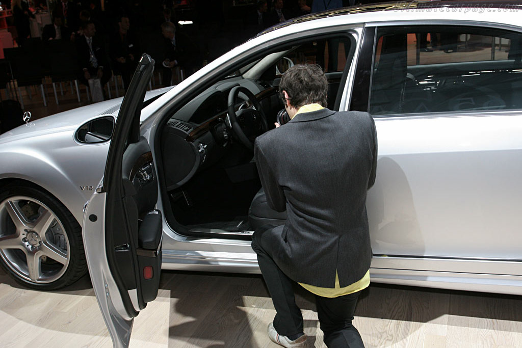 Paparazzi in action   - 2006 North American International Auto Show (NAIAS)