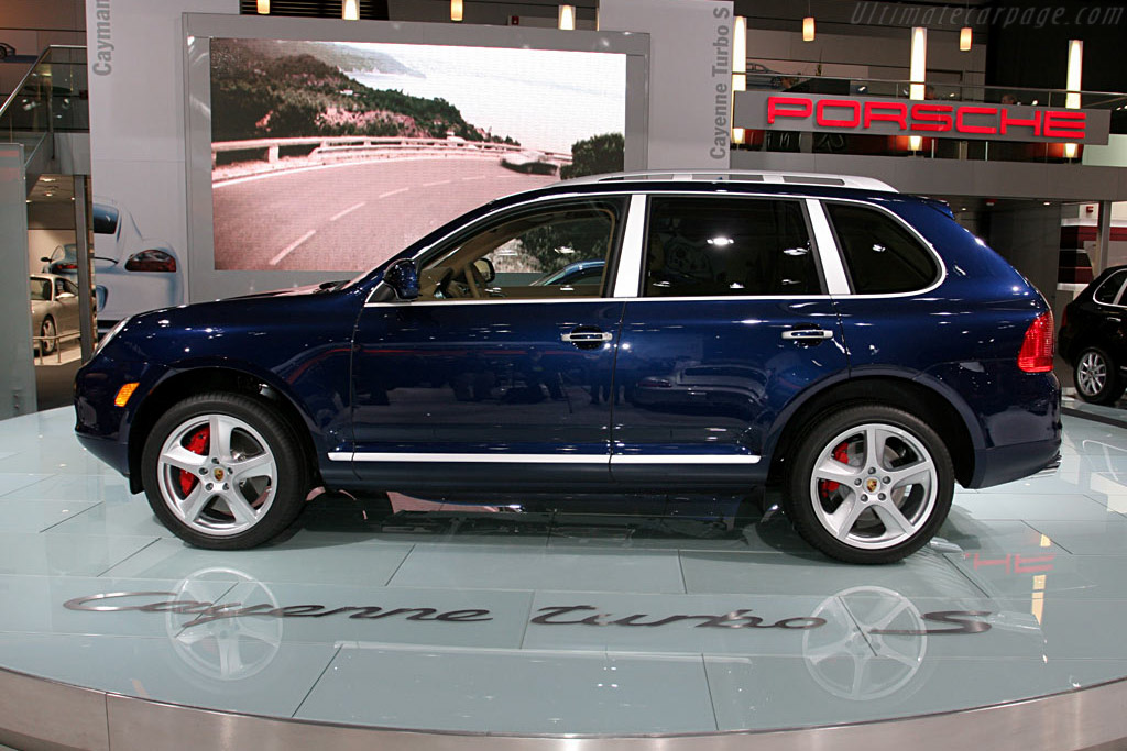 Porsche Cayenne Turbo S   - 2006 North American International Auto Show (NAIAS)