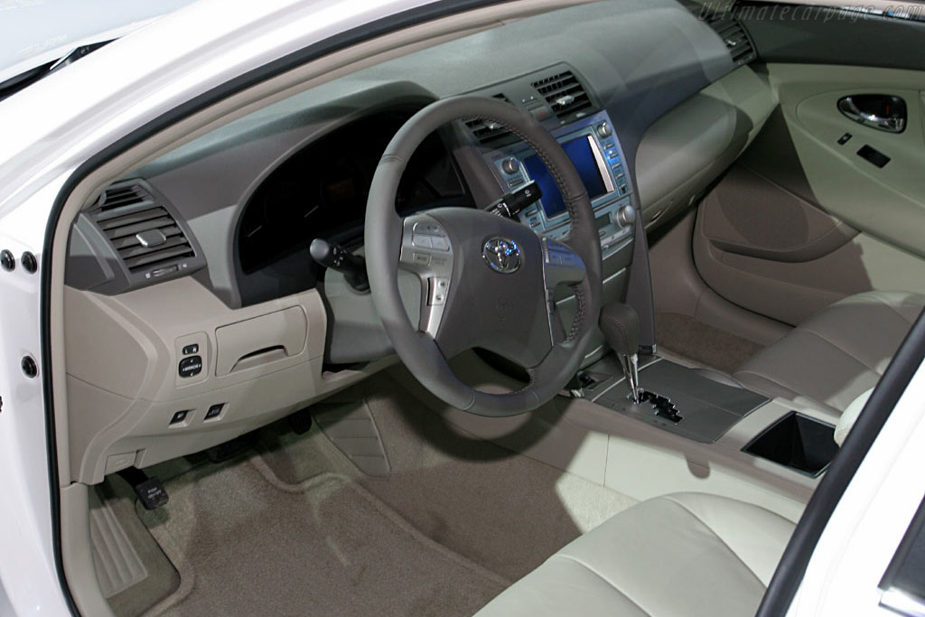 Toyota Camry   - 2006 North American International Auto Show (NAIAS)