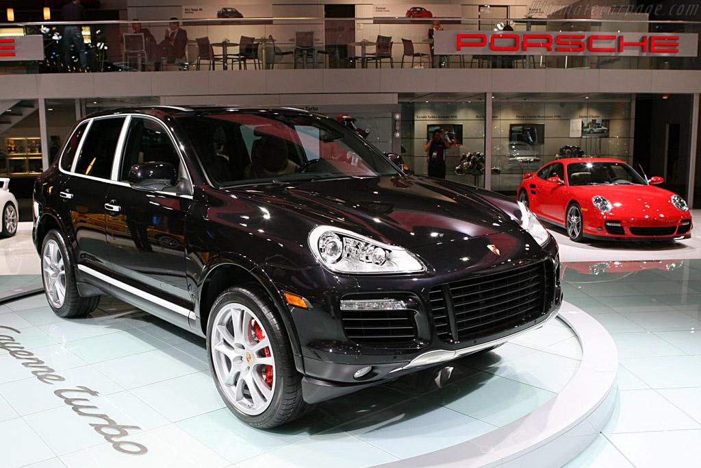 Porsche Cayenne   - 2007 North American International Auto Show (NAIAS)