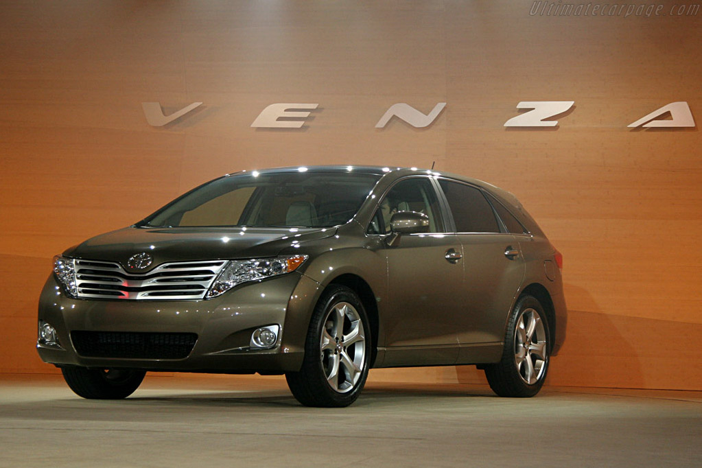 Toyota Venza   - 2008 North American International Auto Show (NAIAS)