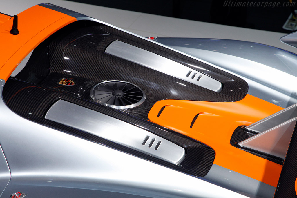 Porsche 918 RSR Concept