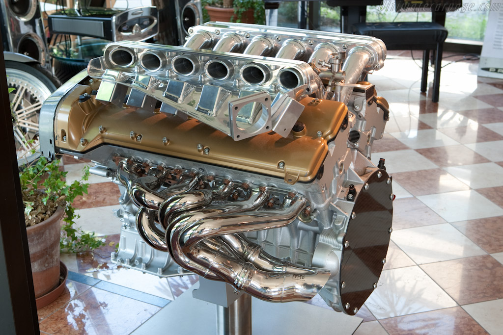 AMG V12   - Horacio Pagani and his dream in carbon-fibre