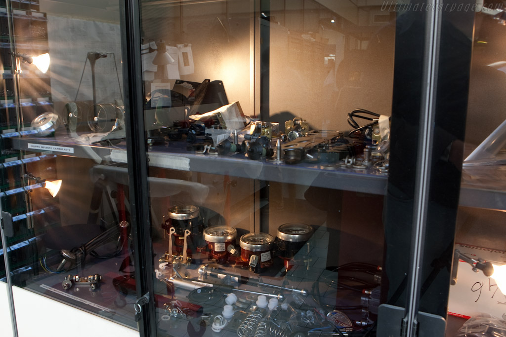 Interior components   - Horacio Pagani and his dream in carbon-fibre