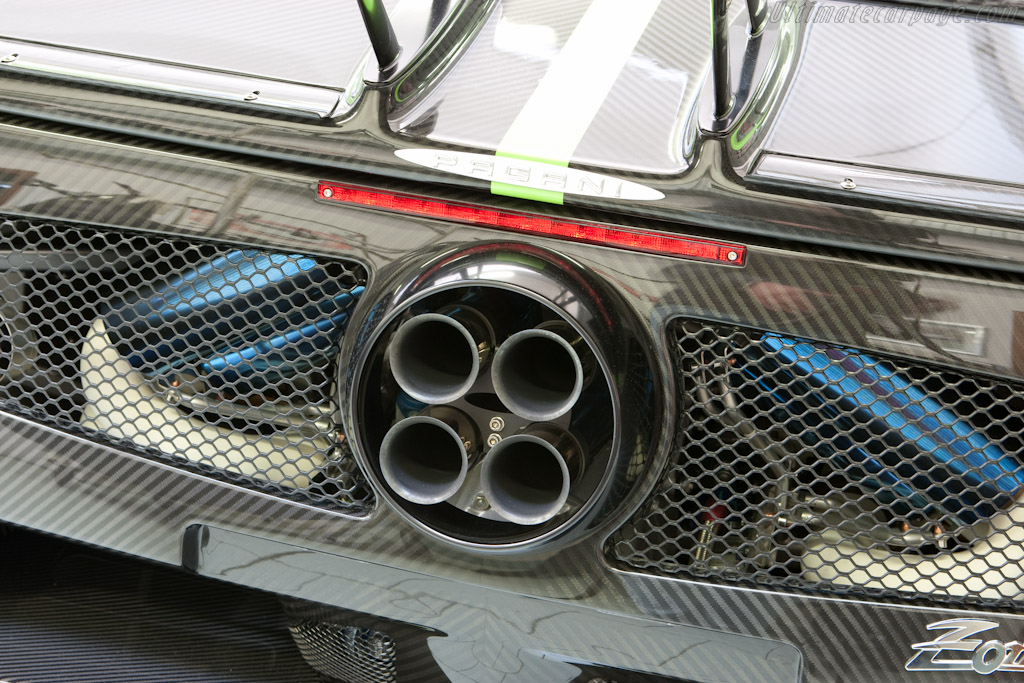 Pagani Zonda Cinque   - Horacio Pagani and his dream in carbon-fibre
