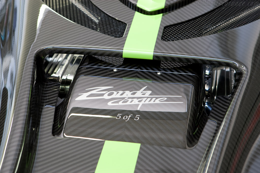 Pagani Zonda Cinque   - Horacio Pagani and his dream in carbon-fibre