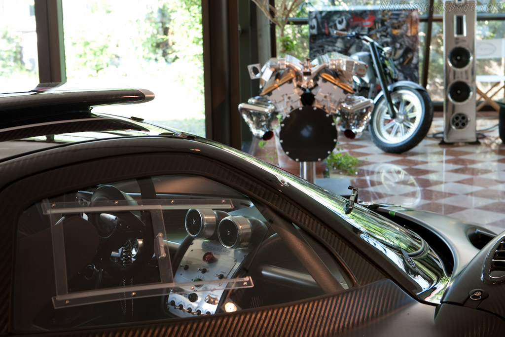 Showroom   - Horacio Pagani and his dream in carbon-fibre