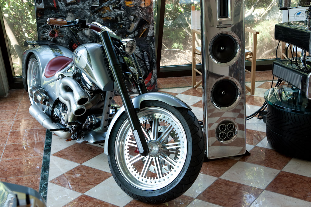 Showroom   - Horacio Pagani and his dream in carbon-fibre