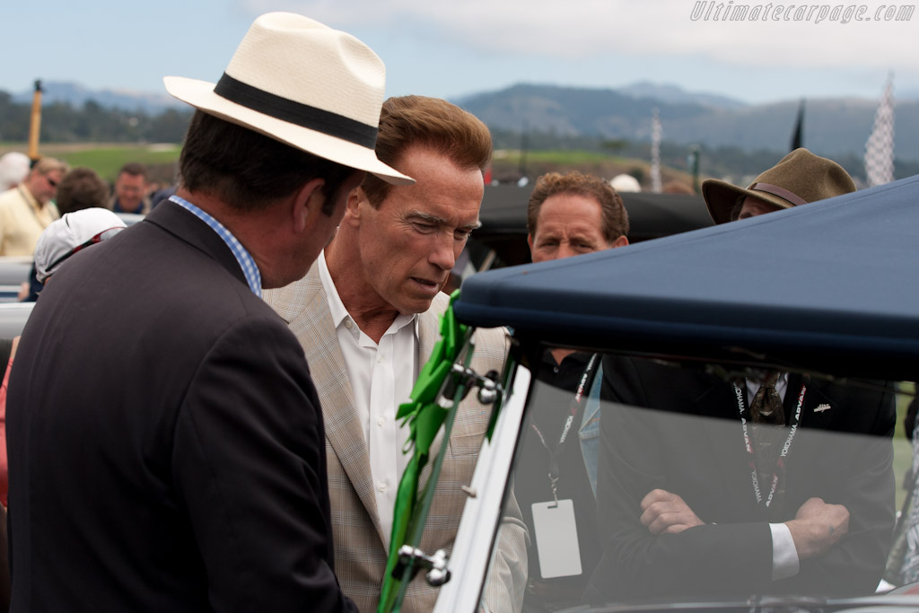 The 'Governator' admires a 'Duesy'   - 2010 Pebble Beach Concours d'Elegance
