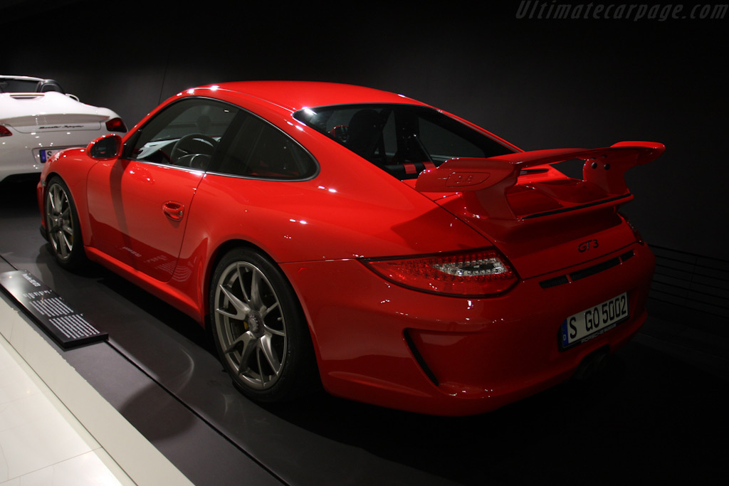 Porsche 911 GT3   - Porsche Museum Visit