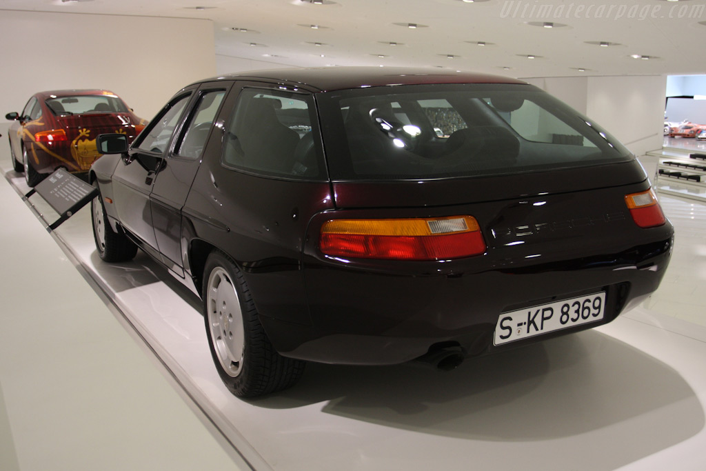 Porsche 928 Estate   - Porsche Museum Visit