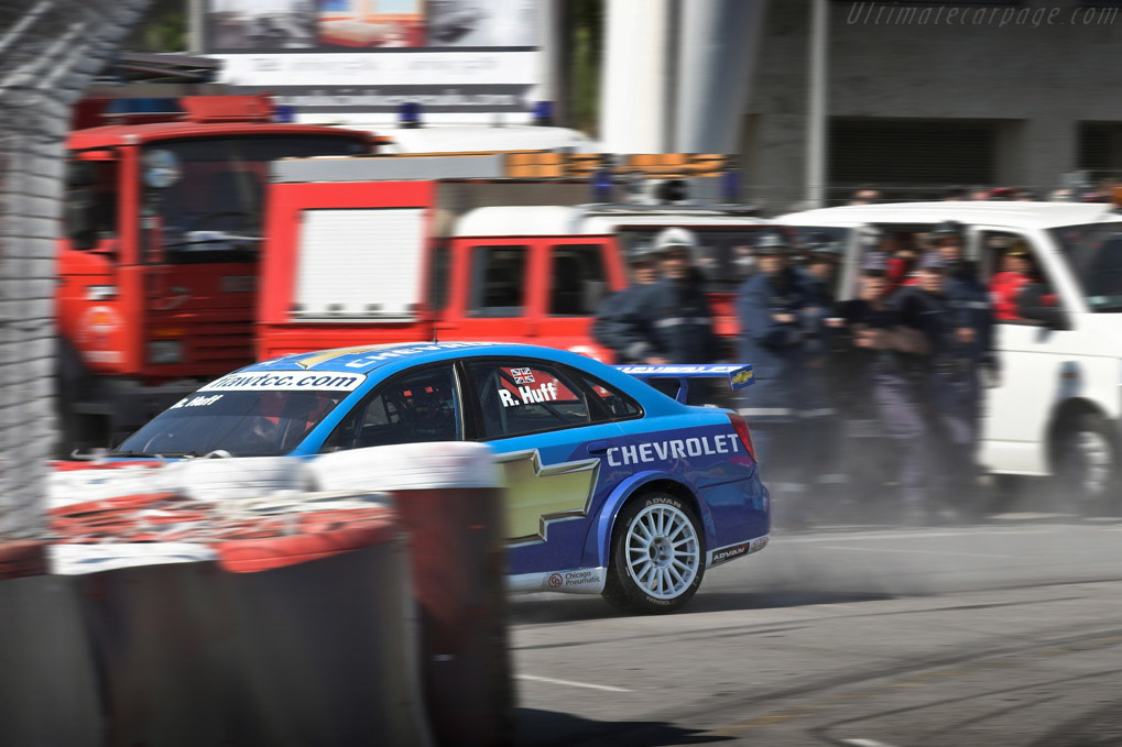 Huff takes the wrong way   - 2007 WTCC - Circuito da Boavista