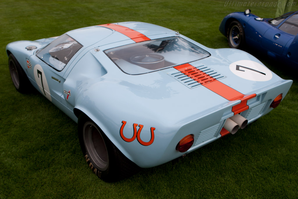 Ford GT40 - Chassis: GT40P/1076  - 2010 The Quail, a Motorsports Gathering