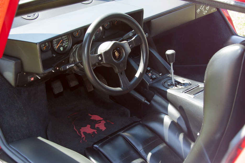 Lamborghini countach салон