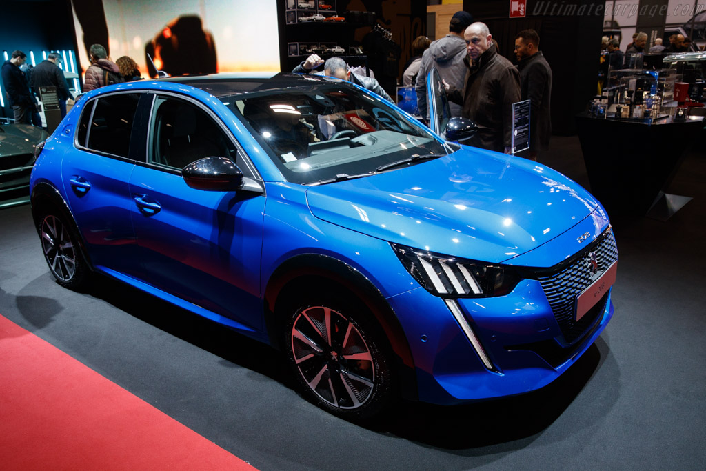 Peugeot e-208  - Entrant: Peugeot - 2020 Retromobile
