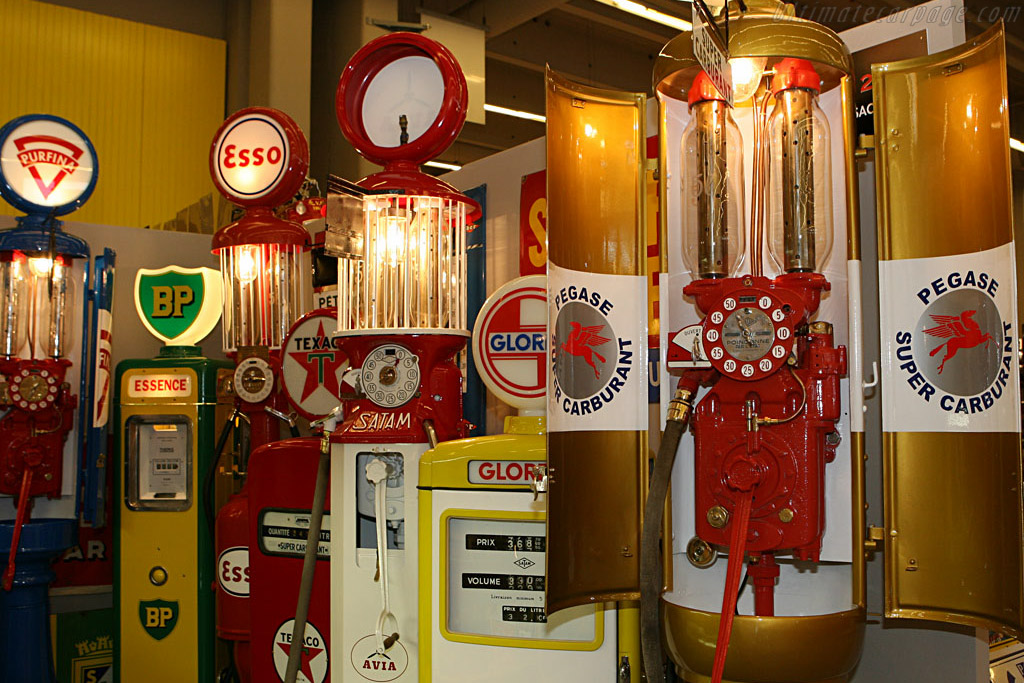 Fill 'r up   - 2007 Retromobile