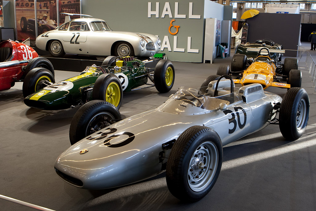 Welcome to Retromobile   - 2009 Retromobile