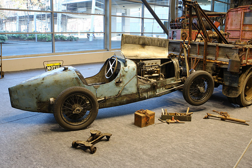 Welcome to Retromobile   - 2008 Retromobile