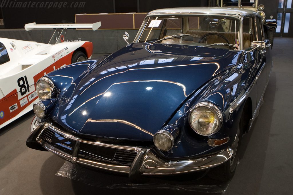 Citroën DS21 Majesty Saloon   - 2010 Retromobile