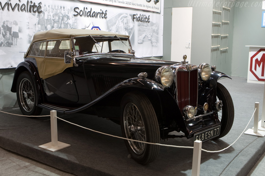 MG   - 2010 Retromobile