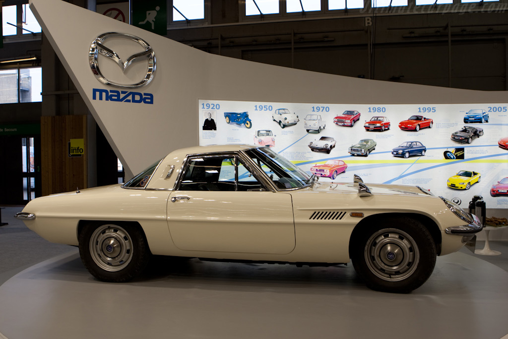 Mazda 110S Cosmo   - 2010 Retromobile