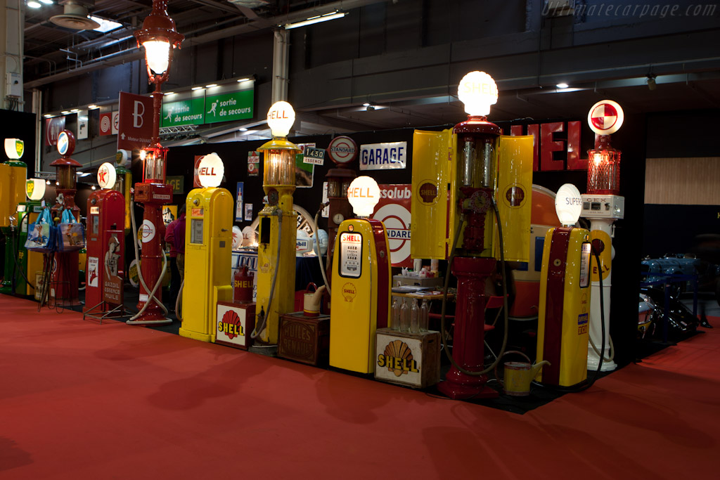 Welcome to Retromobile   - 2012 Retromobile