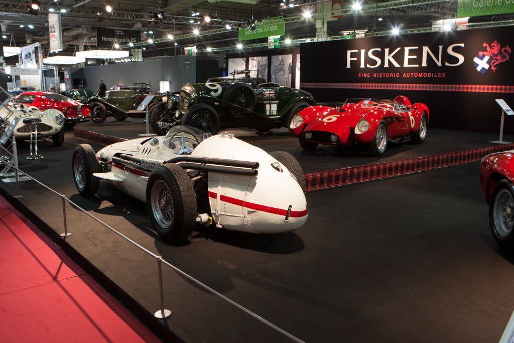 Welcome to Retromobile   - 2013 Retromobile