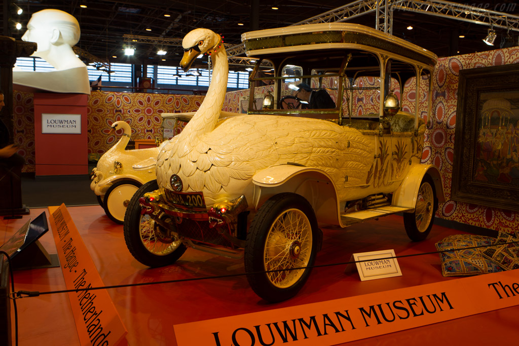 Brooke Swan Car   - 2014 Retromobile