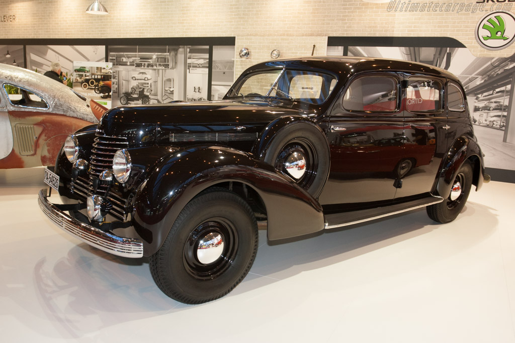 Skoda Superb 4000   - 2014 Retromobile