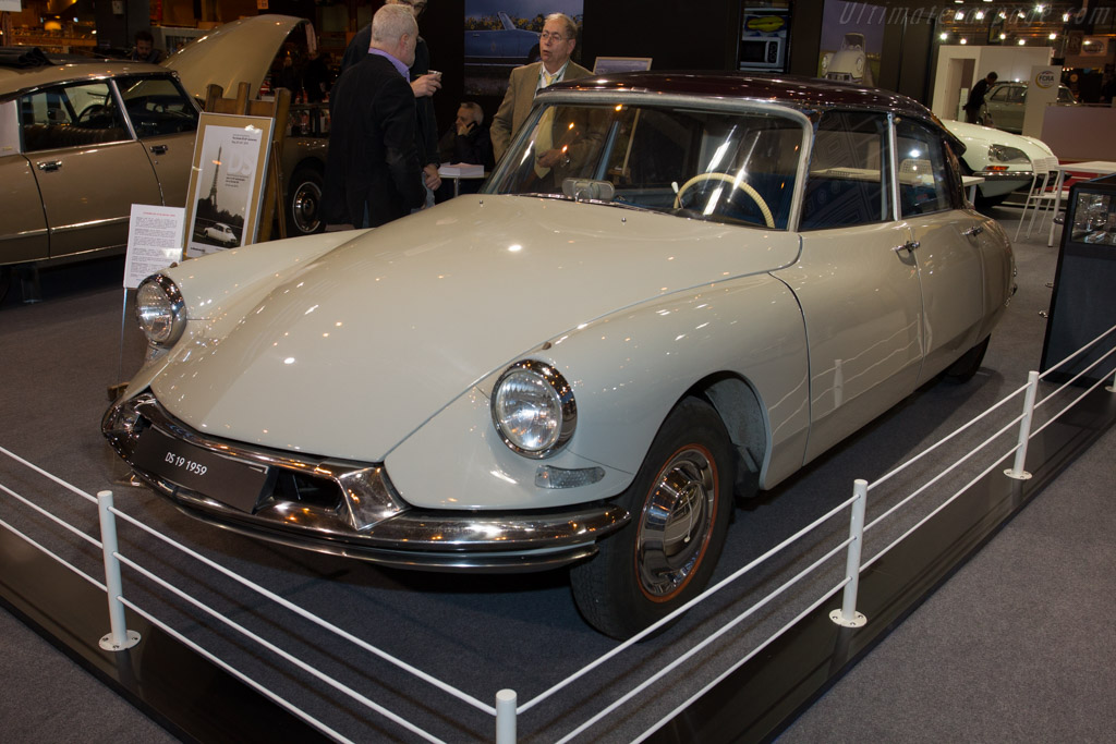 Citroën DS 19  - Entrant: Citroën - 2015 Retromobile