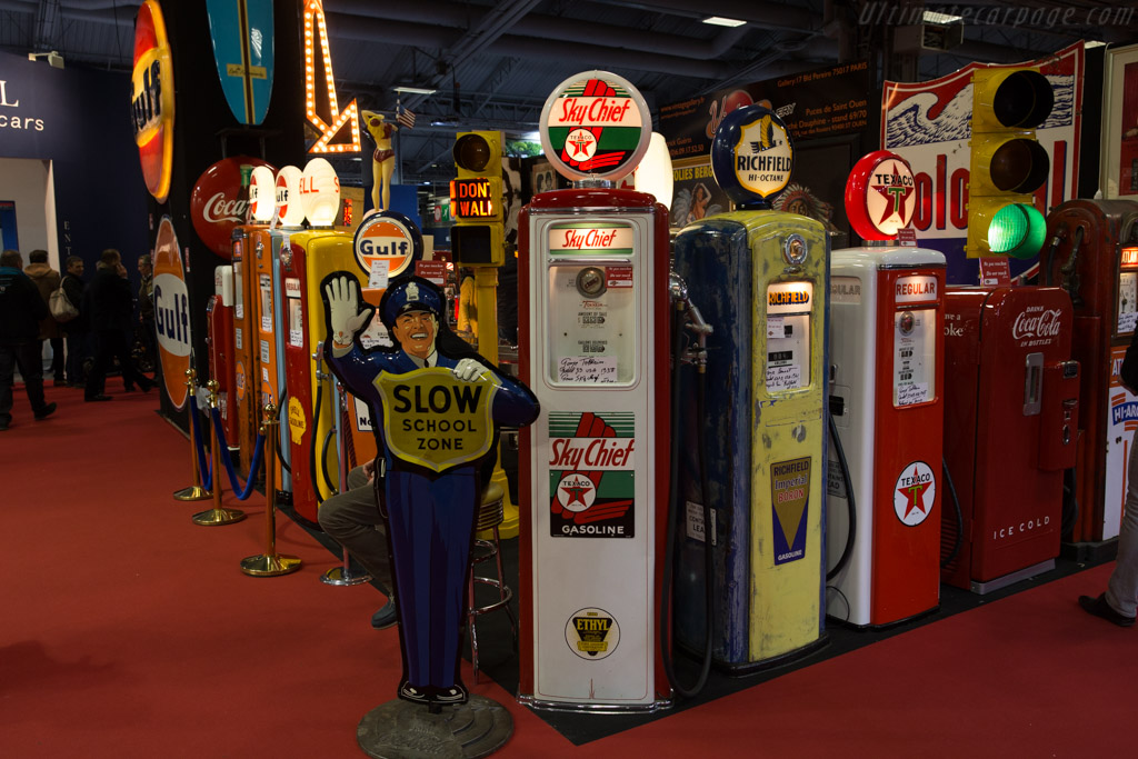 Welcome to Retromobile   - 2017 Retromobile